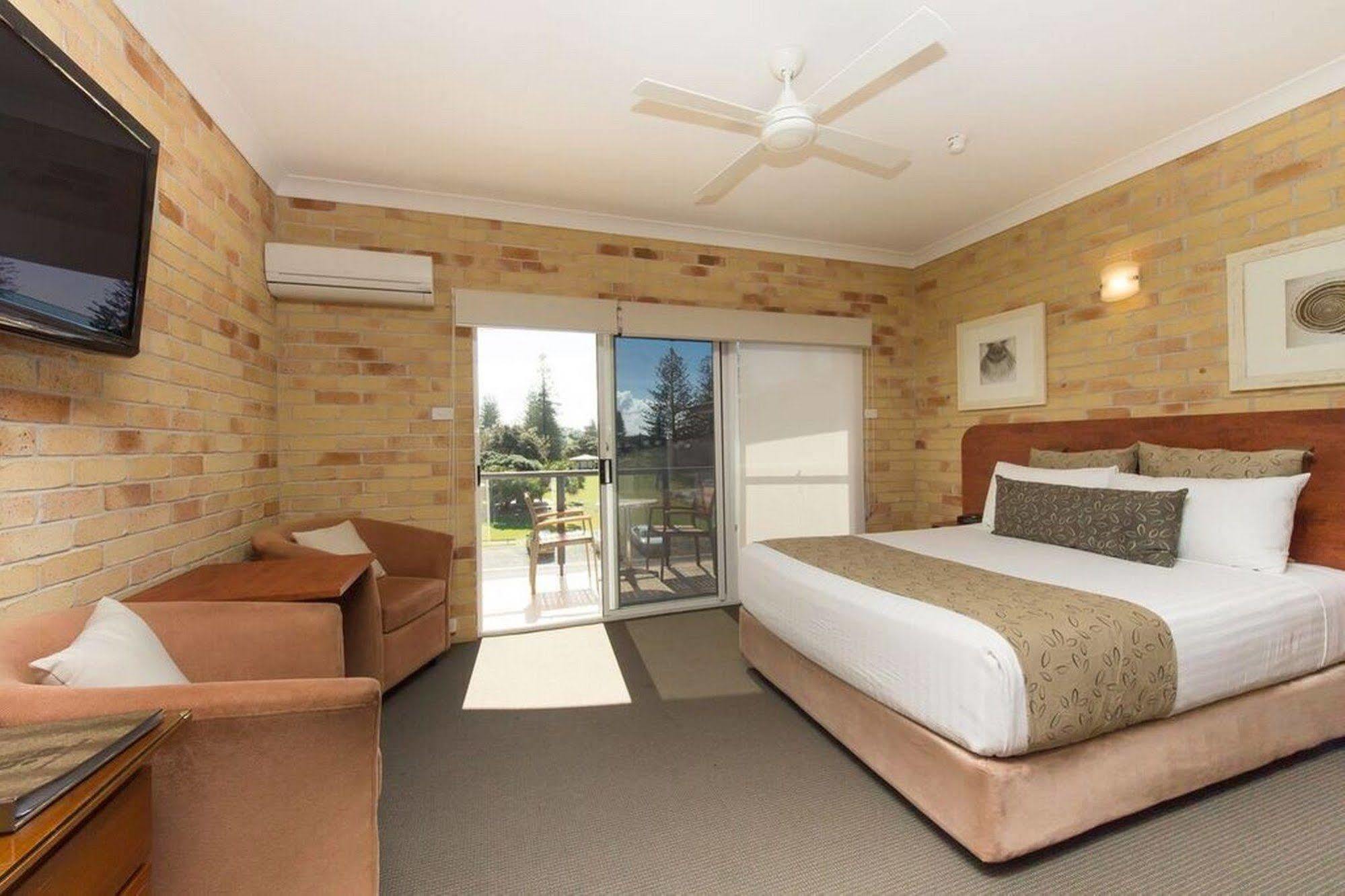 Yamba Beach Motel Екстериор снимка